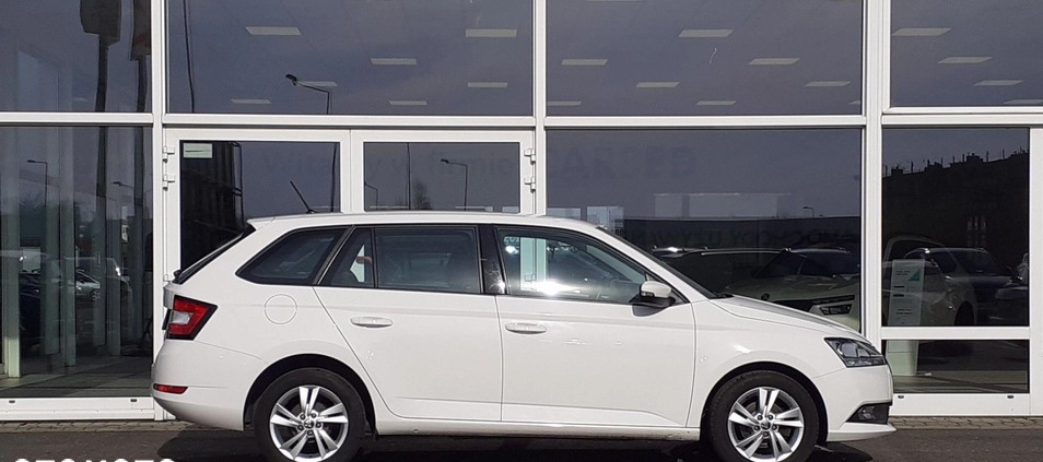 Skoda Fabia cena 43900 przebieg: 142587, rok produkcji 2020 z Pieszyce małe 529